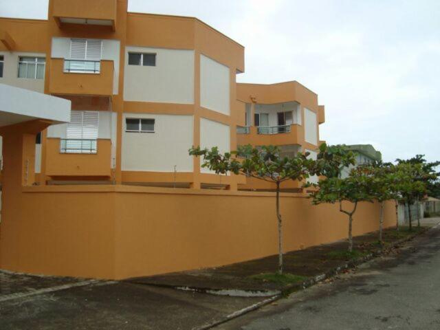 Ferias A Beira-Mar Apartamento Com 2 Quartos Em Убатуба Екстериор снимка